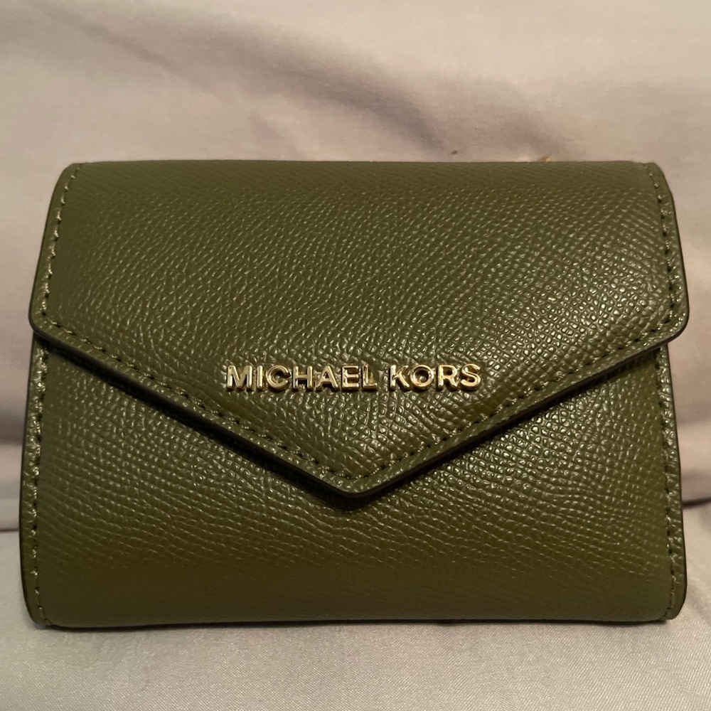 MICHAEL KORS Medium Crossgrain Leather Envelope Wallet in Olive Green
